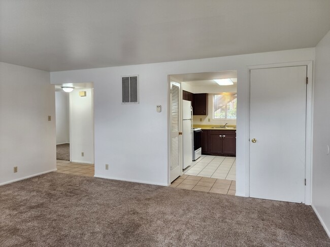 Building Photo - 624 N 340 E
