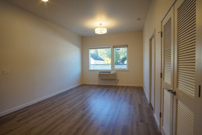 Foto del edificio - Top Floor John's Landing-Modern, Spacious ...