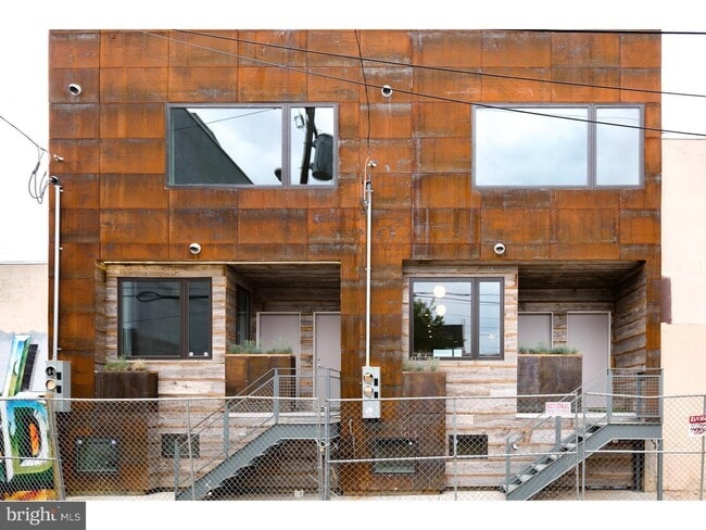 Building Photo - 1308 N Hope St