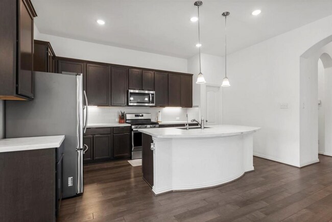 Building Photo - 404 Red Matador Ln