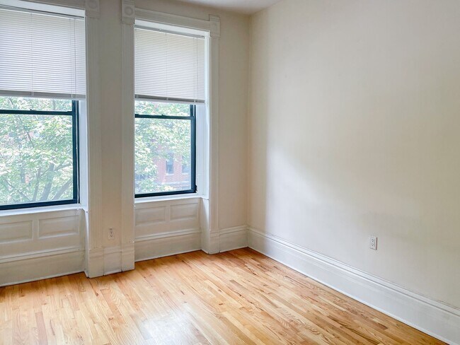 Foto del edificio - 2954 N Racine Ave