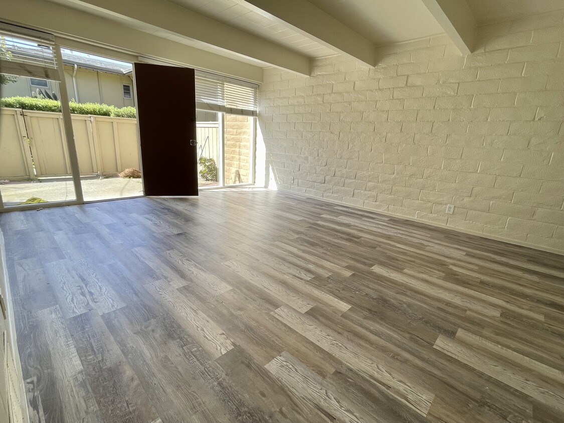 451 Dela Vina Ave Unit 401, Monterey, CA 93940 Condo for Rent in