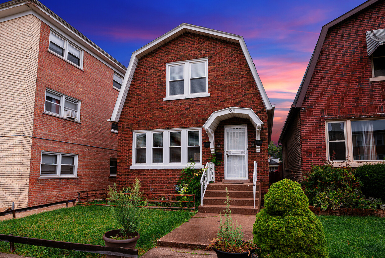 Foto principal - 2054 120th St