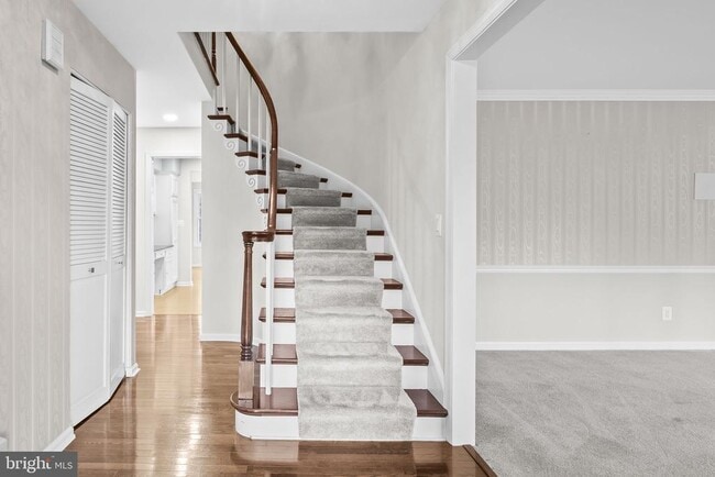 Foto del edificio - 6321 Higham Dr