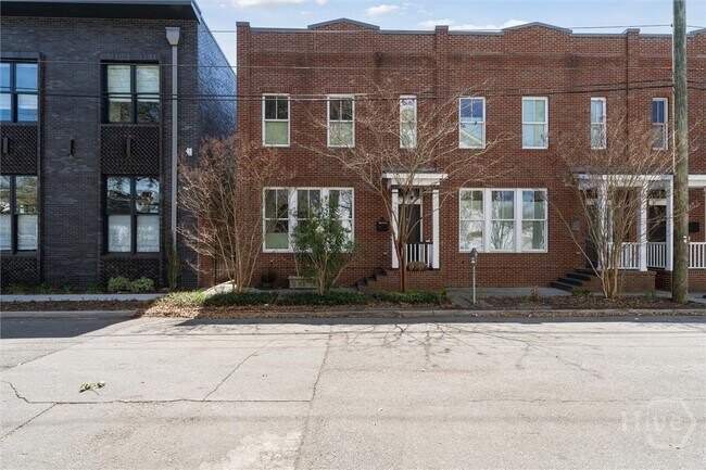 Building Photo - 303 Alice St