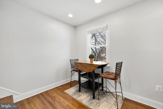 Foto del edificio - 5027 11th St NE