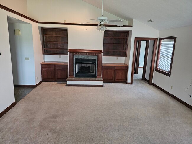 Foto del edificio - 2380 Willow Rd