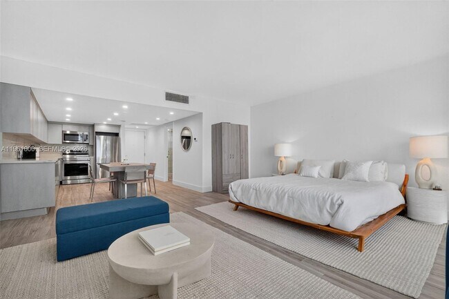 Building Photo - 2301 Collins Ave