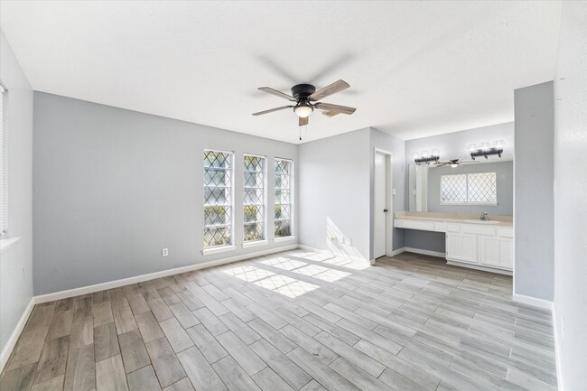 Building Photo - 7235 Gallant Glen Ln