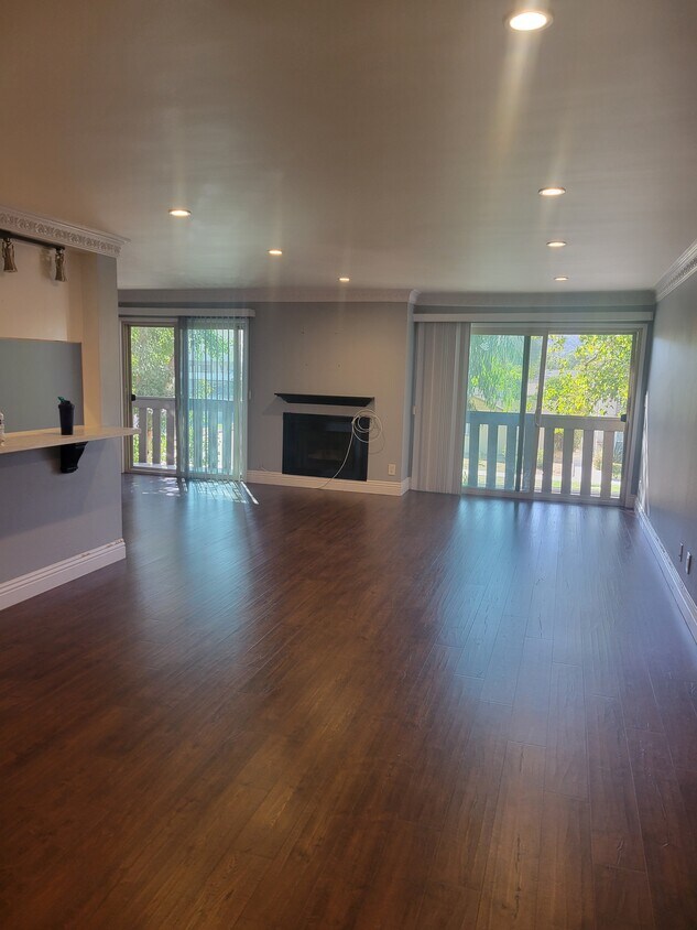 Primary Photo - 14209 Riverside Dr