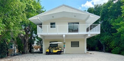 Building Photo - 333 Bayview Ave