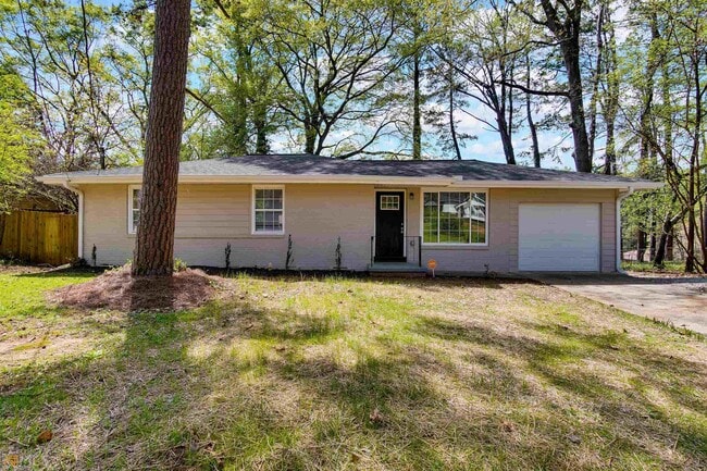 Building Photo - 157 Ruzelle Dr SE