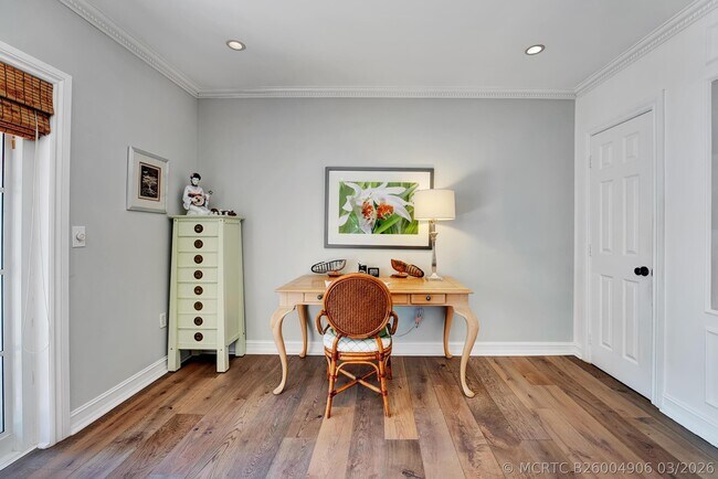 Building Photo - 306 N Swinton Ave