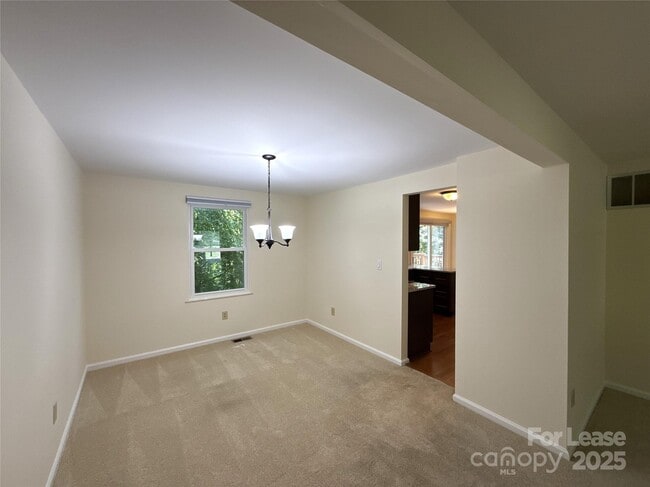 Foto del edificio - 6616 Wannamaker Ln