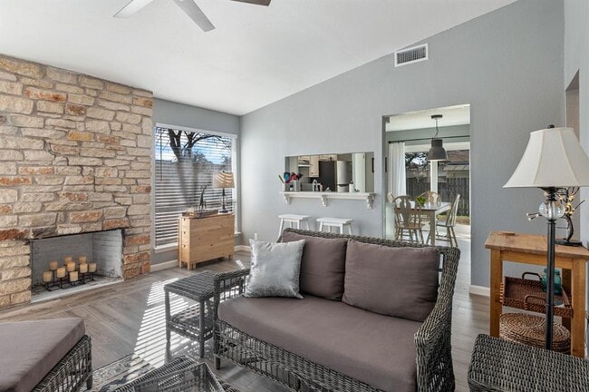 Building Photo - 10401 Burmaster Ln