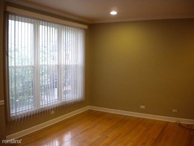 Building Photo - 1622 W Farwell Ave