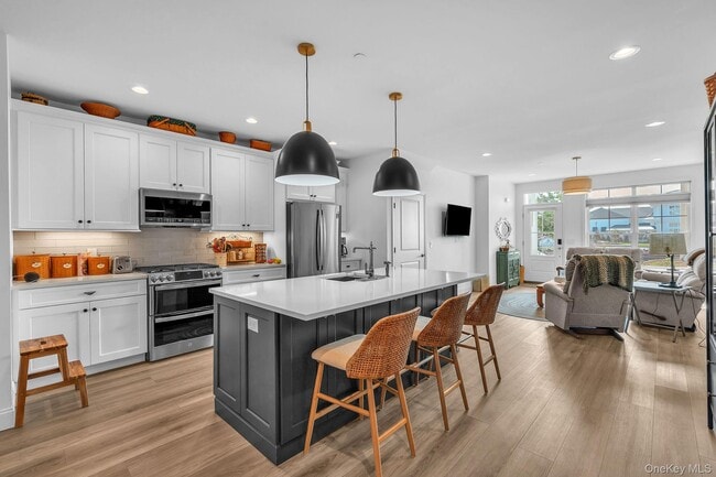 Building Photo - 247 Silver Timber Dr