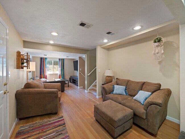 Foto del edificio - 7437 Ingalls Ct
