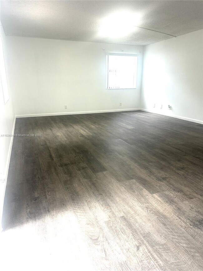 Foto del edificio - 10873 NW 45th St