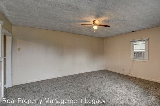 Building Photo - 3 br, 1 bath House - 1412 Avenue C