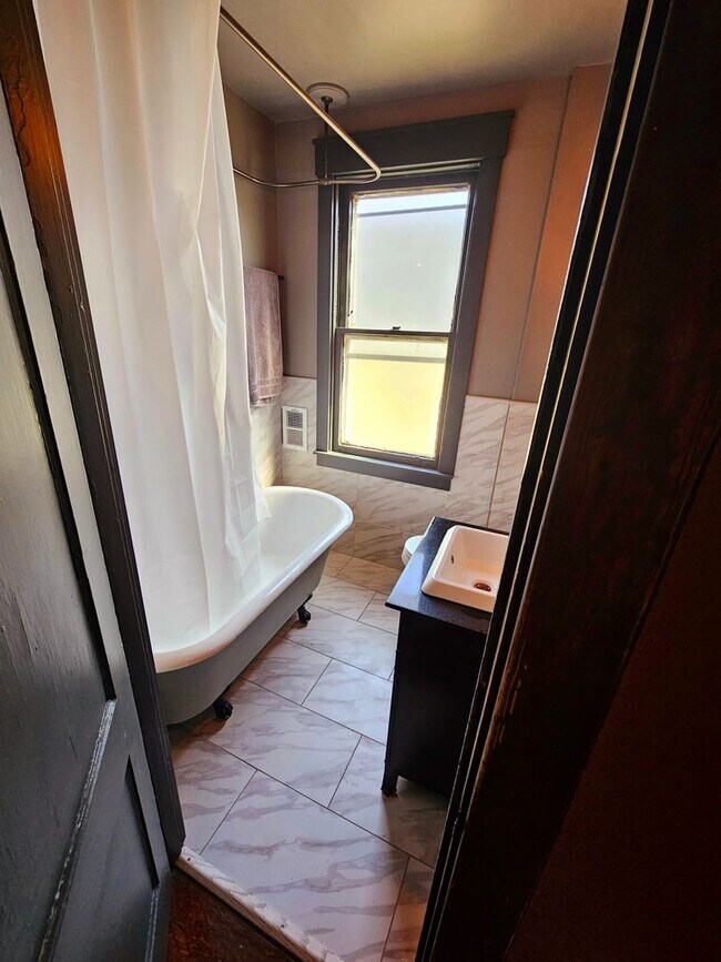 Foto del edificio - 3842 Baytree St