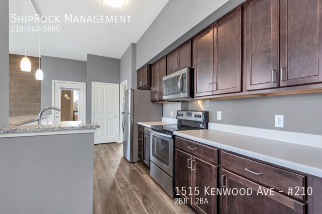 Foto del edificio - 1515 Kenwood Ave
