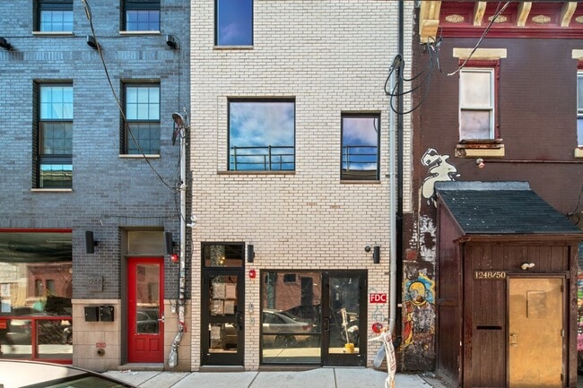 Photo - 1246 N Front St Apartment