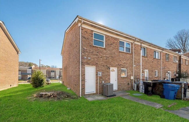 Foto del edificio - 3312 Rainier Ct