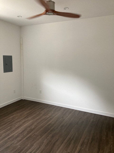 Foto del edificio - 453 SW 153rd St