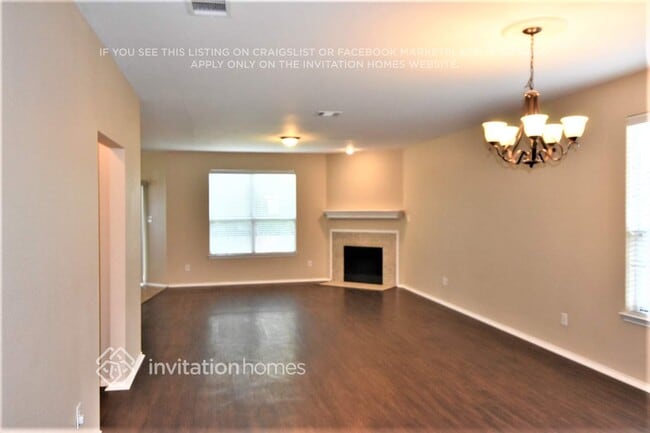 Building Photo - 8441 Shallow Creek Dr