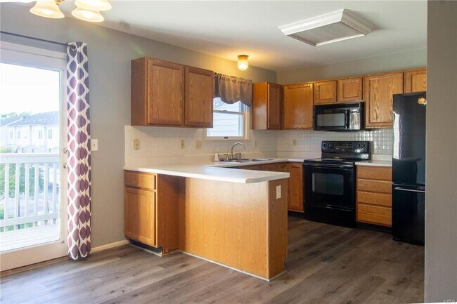 Foto del edificio - Sherman Park Townhomes!