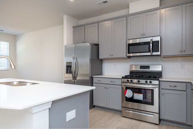 Building Photo - 37 Gaskins Trl