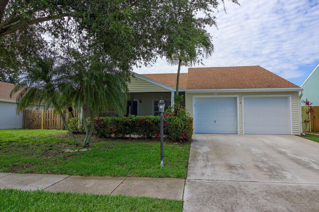 Primary Photo - 7870 Blackwood Ln