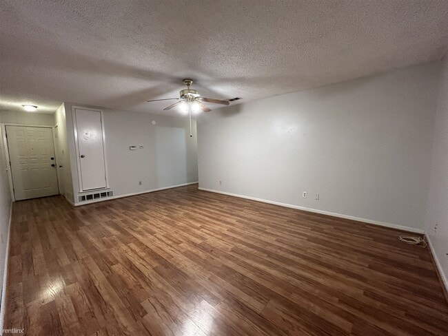 Building Photo - 3 br, 2 bath House - 3402 Meadowlark Ln