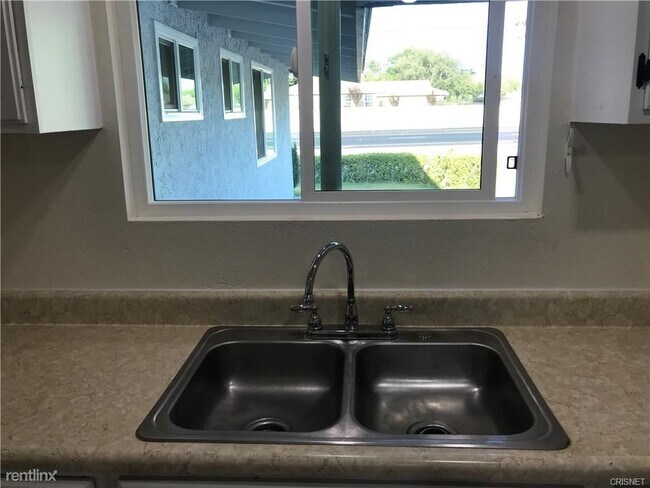 Foto del edificio - 3 br, 2 bath House - 1005 W Avenue J10