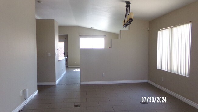 Foto del edificio - Green Valley Single Story 4 bedroom 2 bath