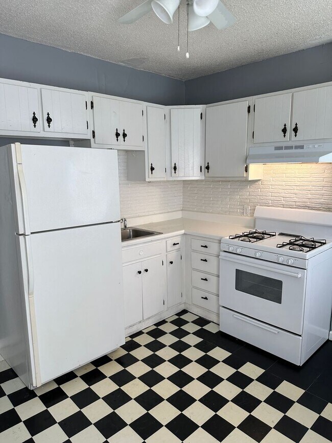 Foto del edificio - Quiet 1 Bedroom Home - Bevo Mill