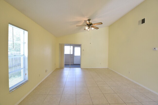 Building Photo - Charming 2 Bed 2 Bath Home for Rent in Orl...