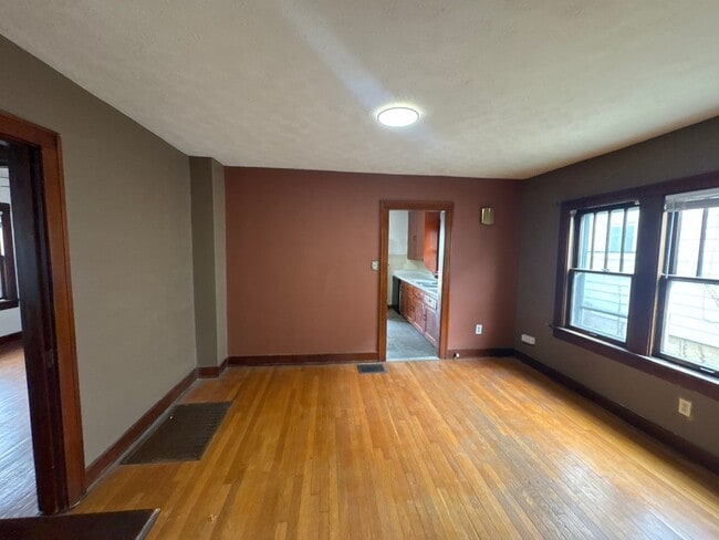 Building Photo - 2026 King Ave