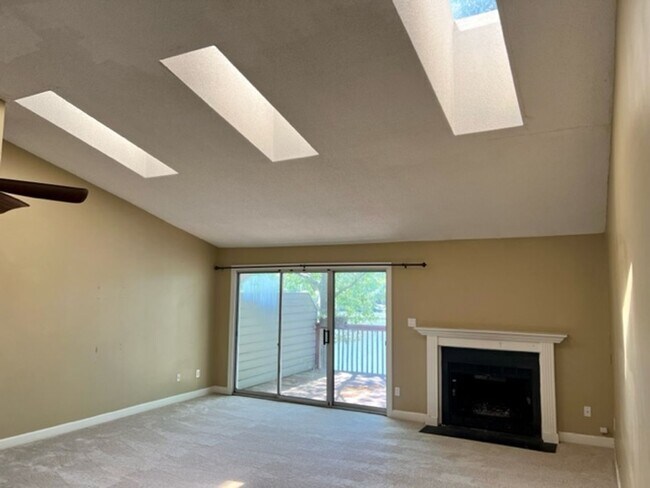 Building Photo - CONDO FOR RENT - HERONS COVE!