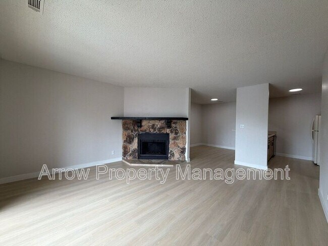 Foto del edificio - 2354 N 44th St