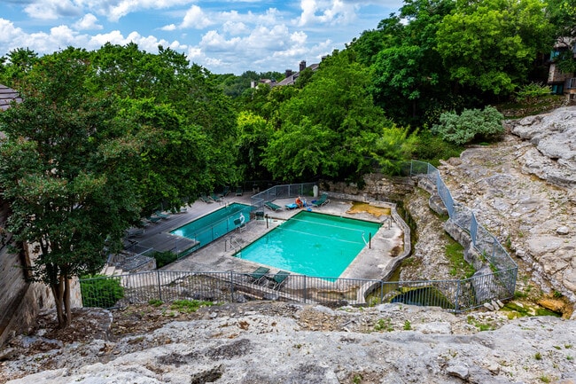 Building Photo - 8200 Neely Dr