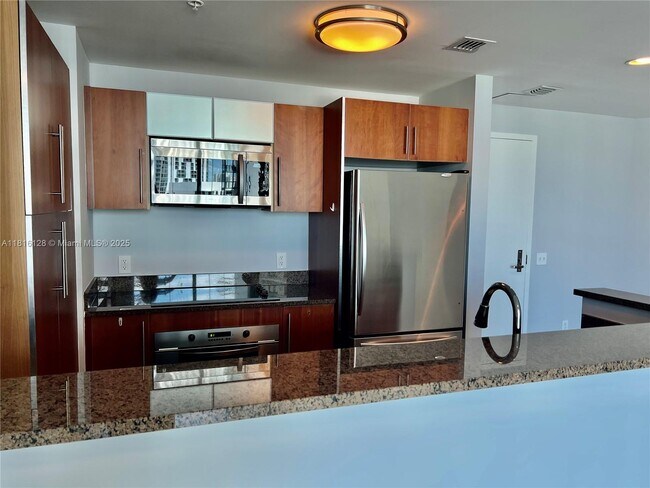 Building Photo - 300 S Biscayne Blvd