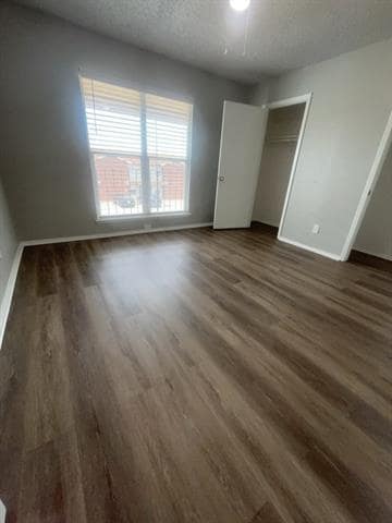 Building Photo - 1104 Southmoor Dr