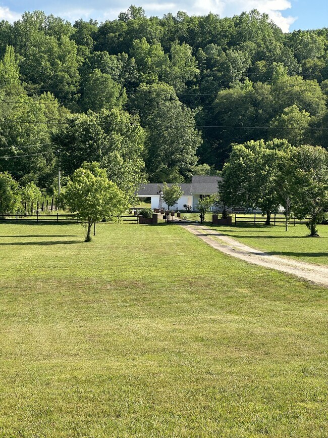 Building Photo - 1268 Toms Creek Rd