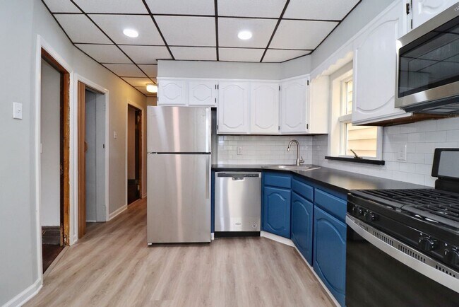 Building Photo - 117 Sherman Pl