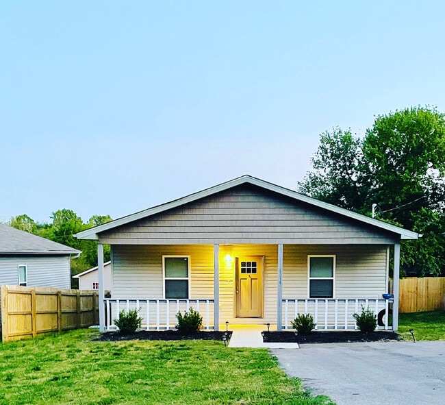 Building Photo - 6016 Kingfish Dr