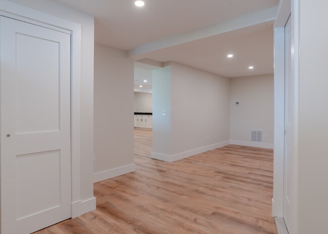 Building Photo - 67 Elm St