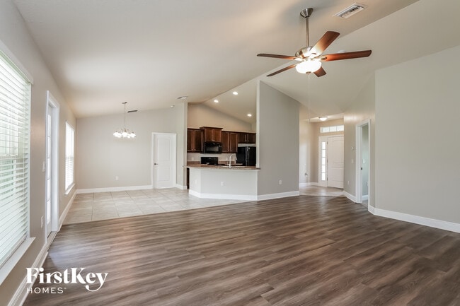 Building Photo - 476 Windermere Dr