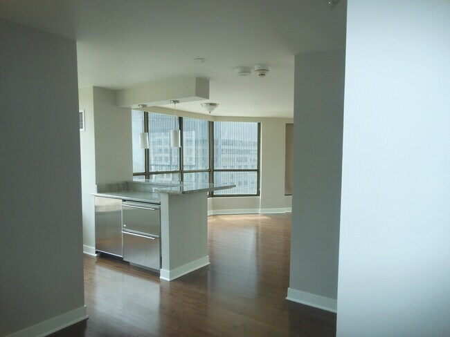 Building Photo - 405 N Wabash Ave